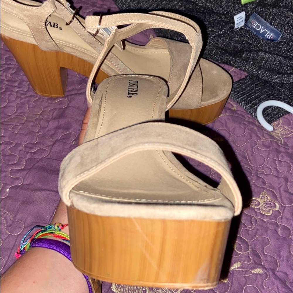 Shoes - Picture 4 of 5